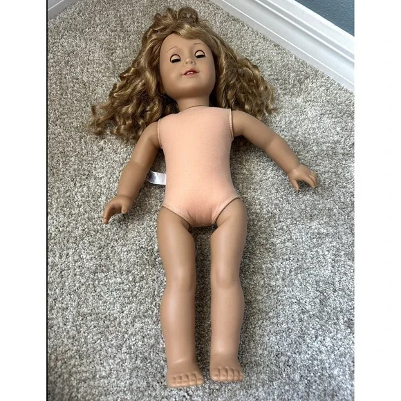 American Girl Doll- Courtney with Blue Top and Denim Skirt - Picture 4 of 16